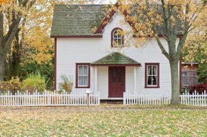 Using Trendy Vinyl Siding to Update Your Home’s Exterior